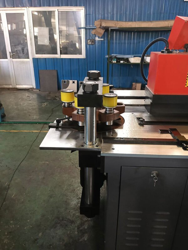 PMX 503-C Closed Three Station Busbar Machine